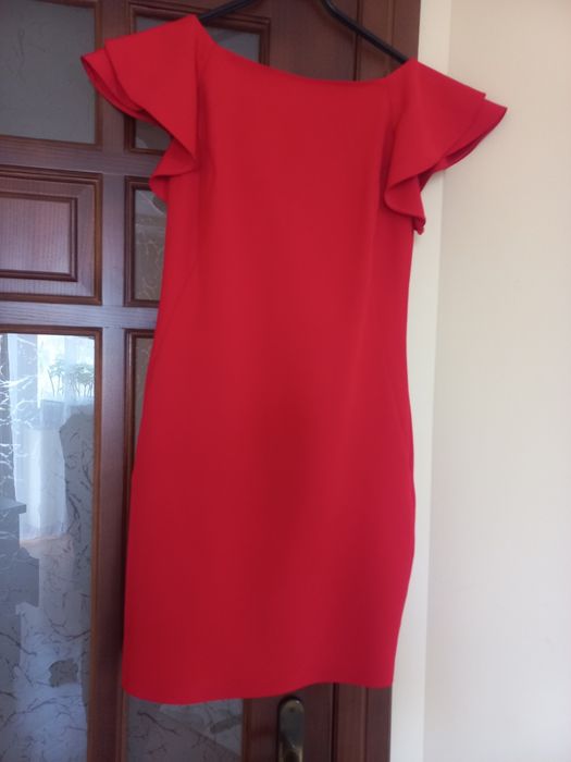 Червона сукня плаття