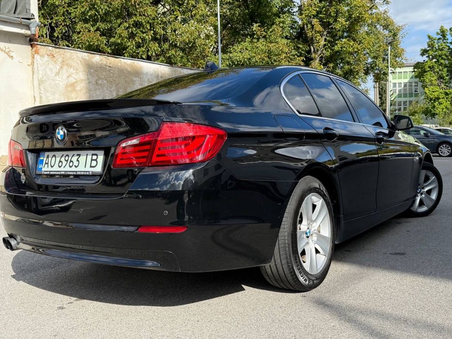 Продаю BMW ф10 520b 2011.