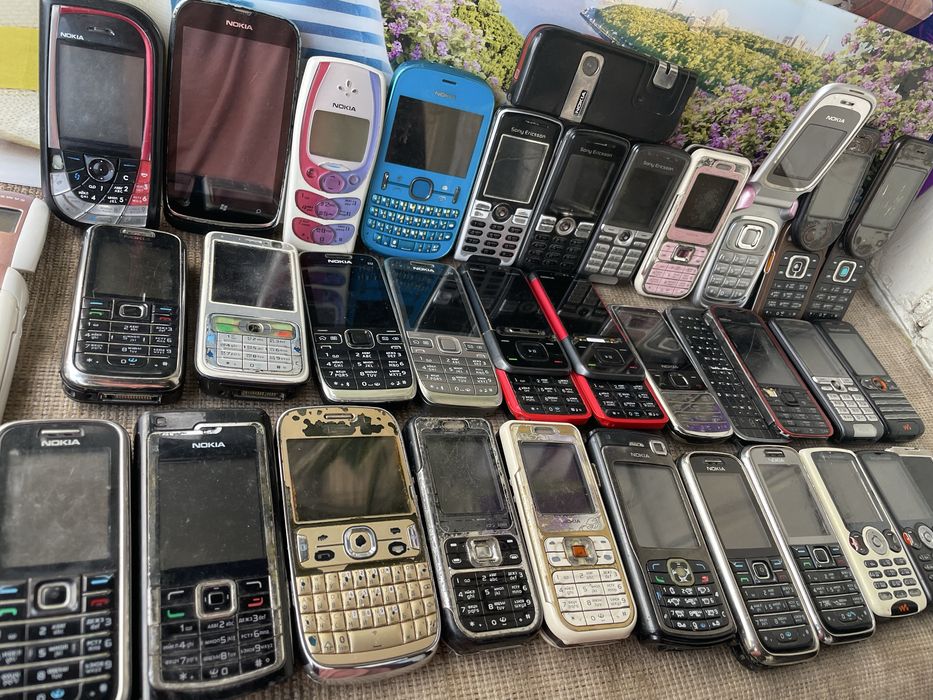 Ретро телефони nokia soni ericsson  на ремонт