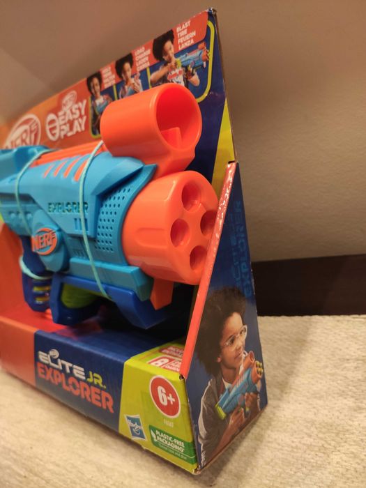 Vendo Nerf Elite Jr explorer NOVA - caixa lacrada.