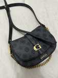 Оригінальна сумочка від Guess