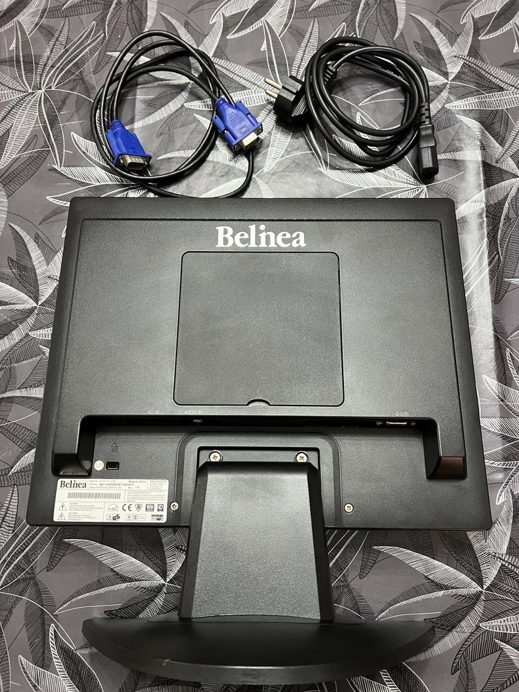 Monitor belinea - Com os cabos