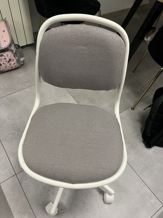 Krzeslo obrotowe ikea szare dwie sztuki dziecko
