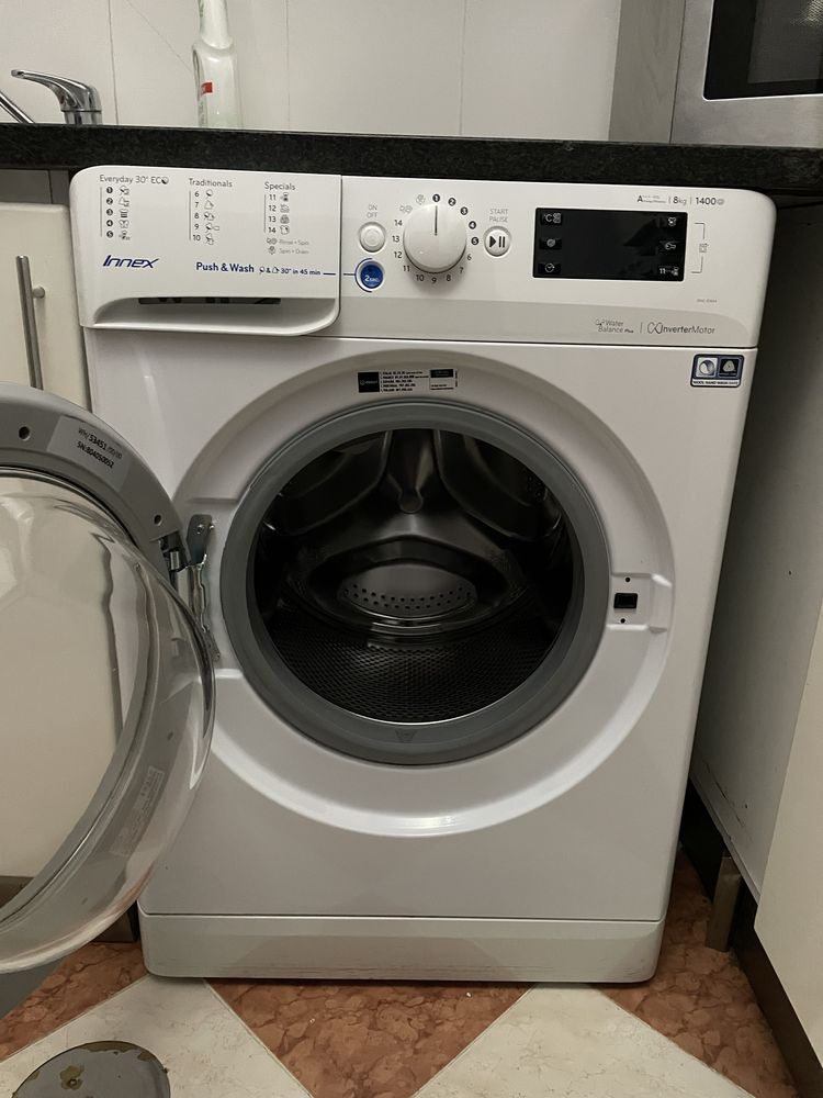 Máquina lavar roupa Indesit 8kg
