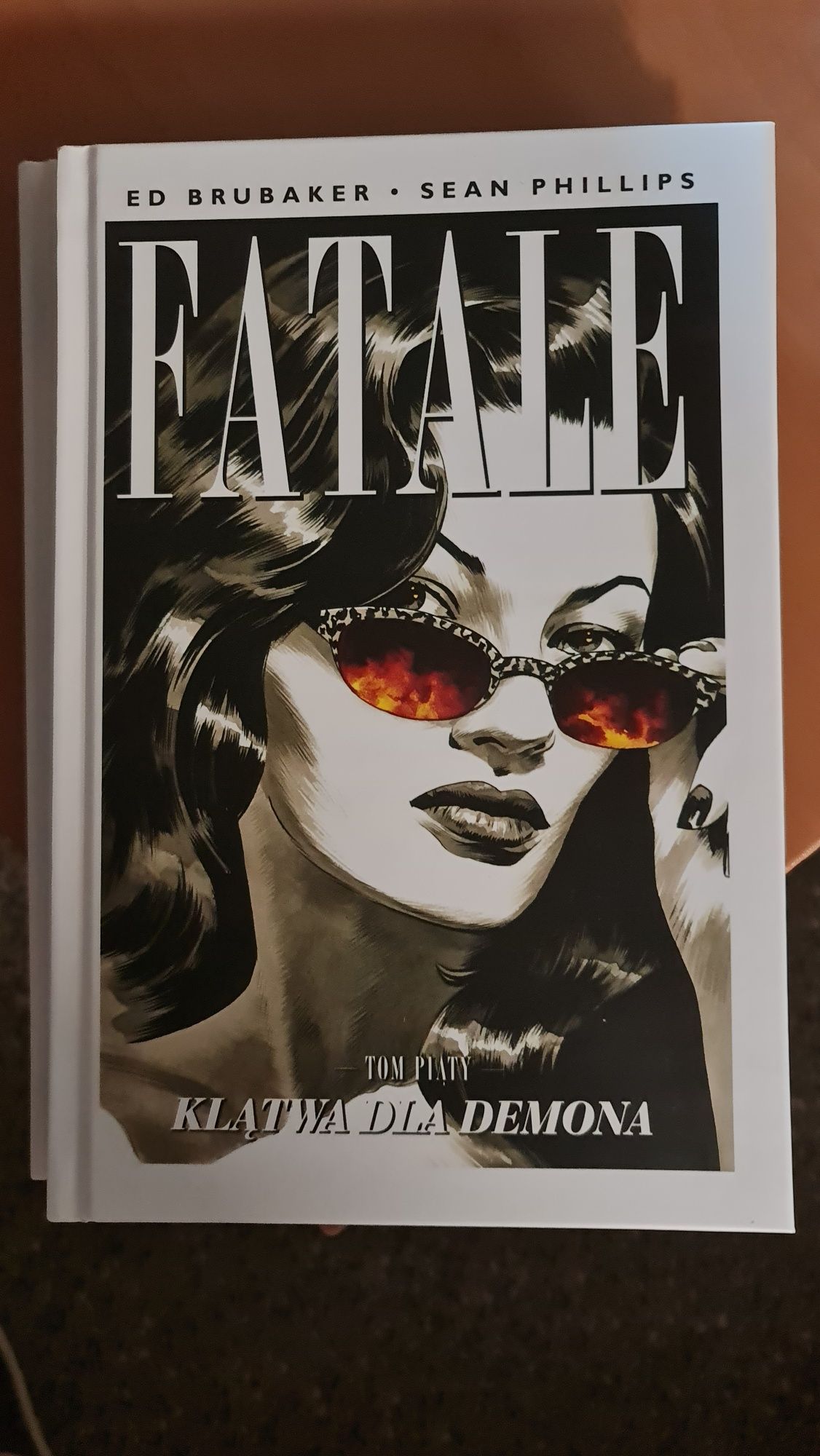 Fatale Brubaker komiks