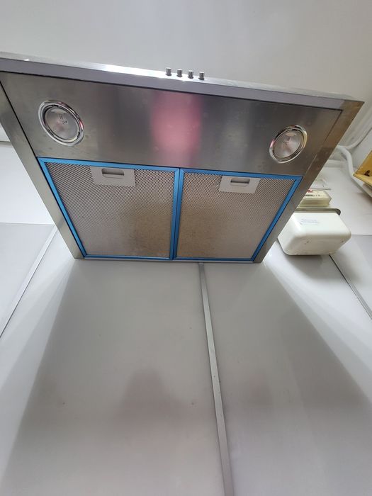 Продається витяжка нова кухонна