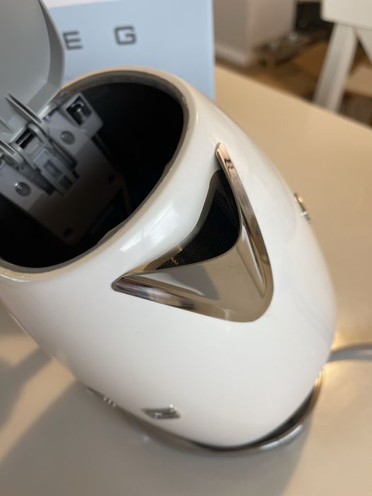 Czajnik Smeg 1,7l KLF03 biały