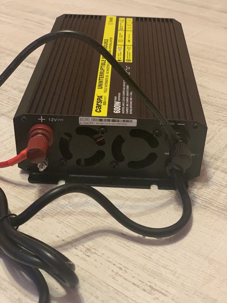 ДБЖ інвертор 12/220 600w Carspa UPS600-12 инвертор преобразователь