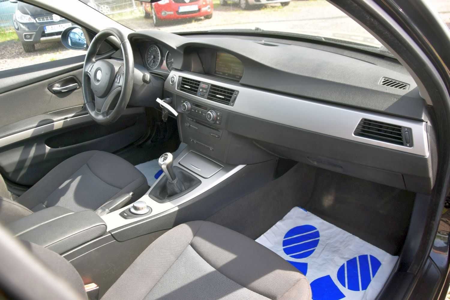 REZERWACJA BMW E91 320i 2.0 150KM benzyn 2007 Panorama iDrive Czujniki