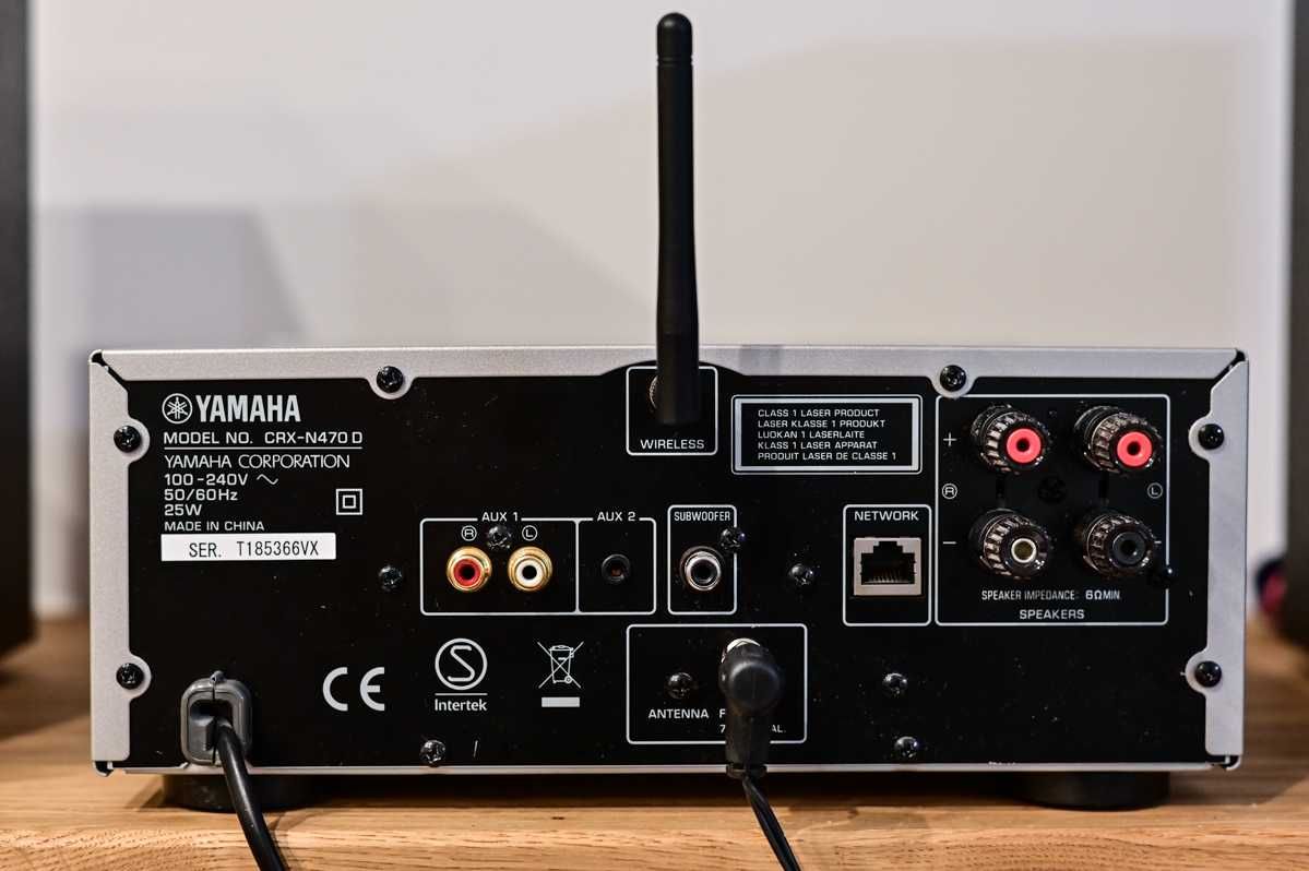 Mini wieża Yamaha MCR-N470D z serii PianoCraft