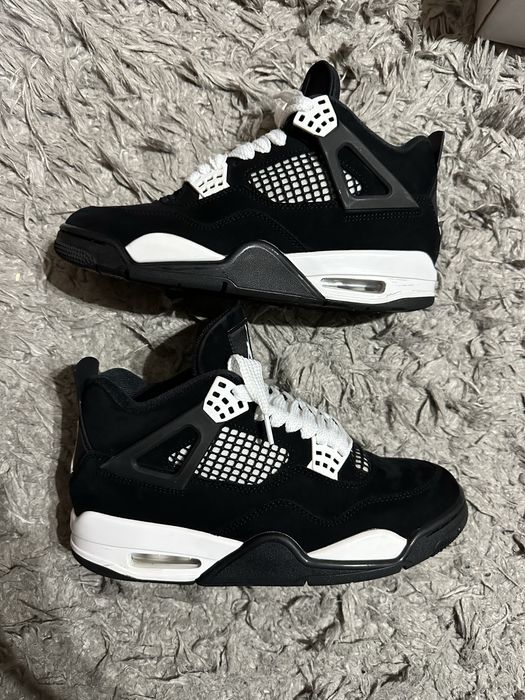 Air Jordan 4 “White Thunder”