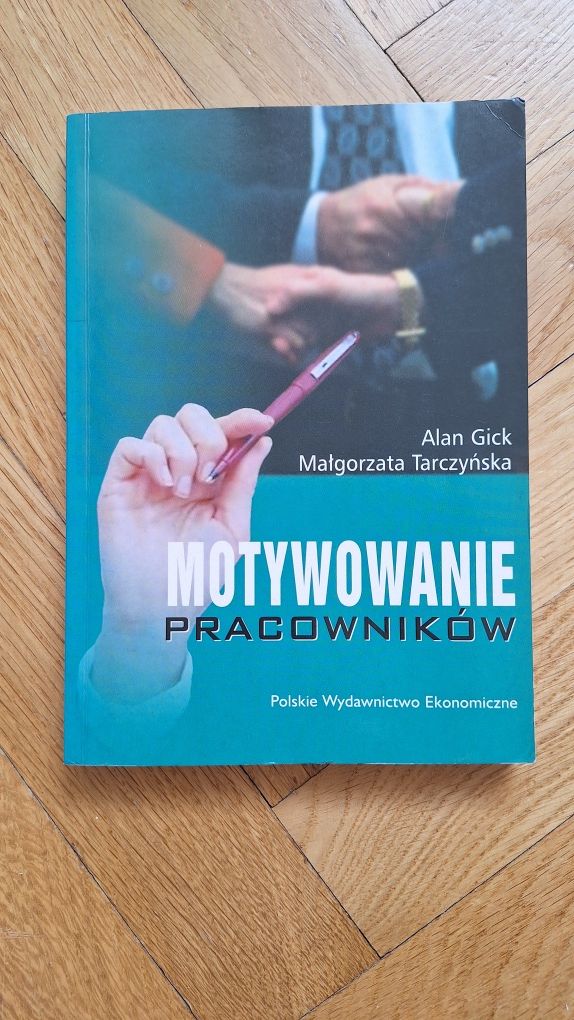 Motywowanie pracowników
Systemy techniki praktyka.