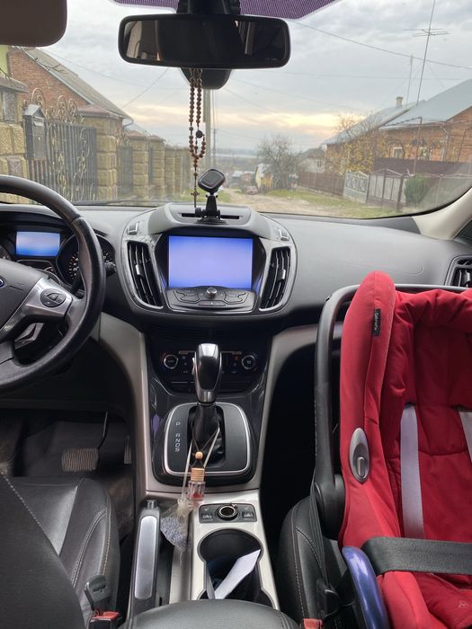 Автомобіль форд ескейп 2012 року