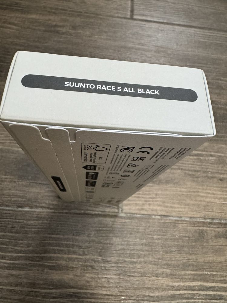 Suunto Race S All Black новий
