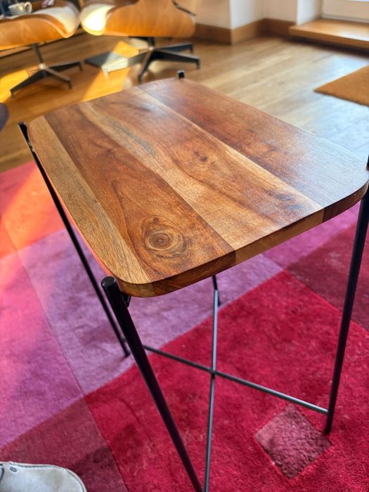 Filigranowy stolik pomocniczy Zara Home