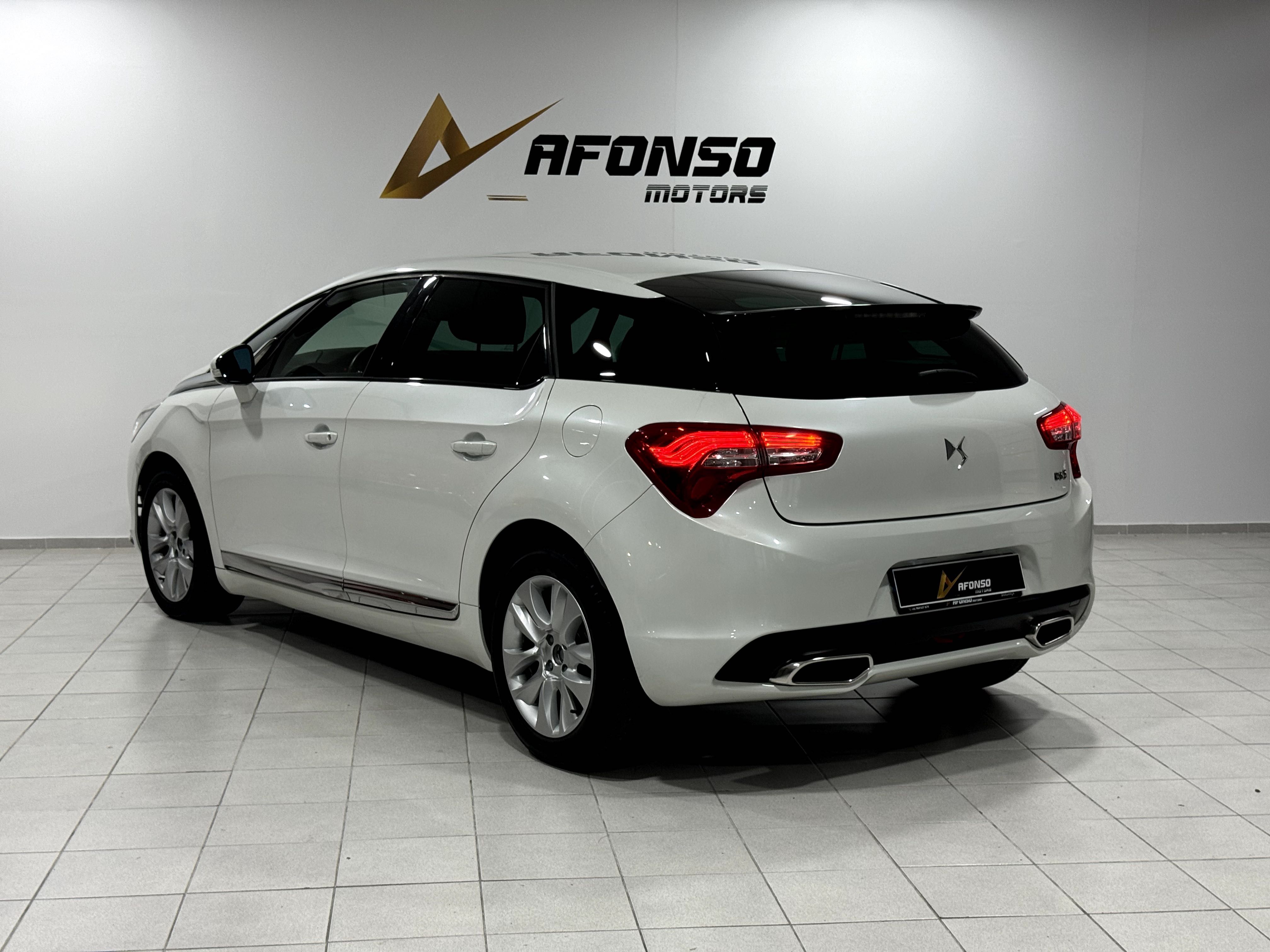 DS5 1.6 BlueHDI 120cv 64.000 Km apenas