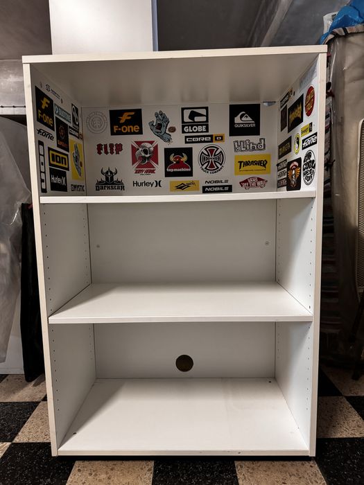 Estante ikea 80x120x45cm com autocolante surf e sk8