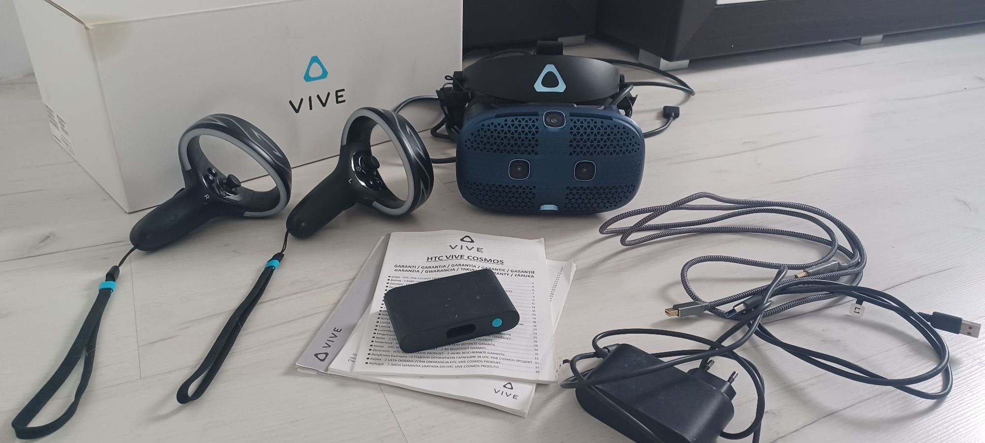 Sprzedam  HTC Vive Cosmos