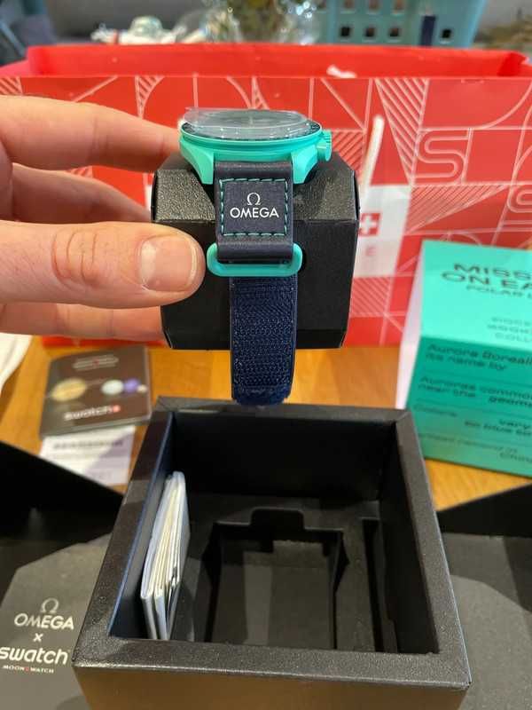 Omega x Swatch SO33L103 Polar Lights - Ekspresowa Dostawa