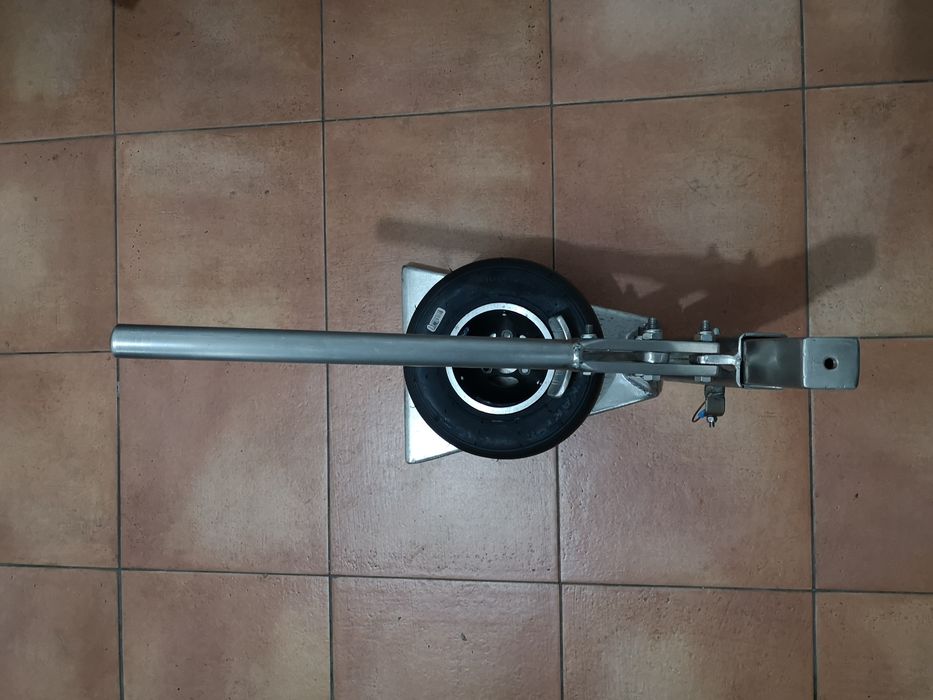 Máquina descolar pneus de karting