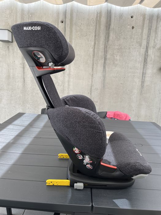 Cadeira Auto Maxi-Cosi RodiFix (grupo 2/3 - 15kg a 36kg)