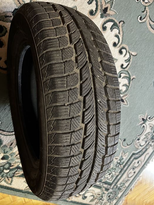 Резина зимова 185/65R15 4 штуки