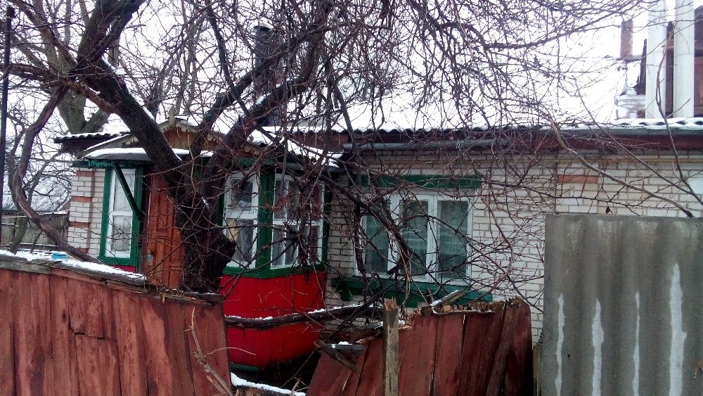 Продається пів будинку р-н "Новолозовка"