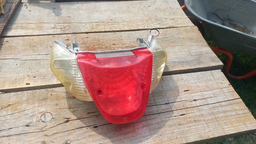 Задні фанарь на вайпер актив