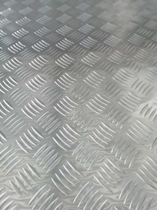 Лист алюминиевый рифлёный Квинтет 2х1000х2000 мм, гладкие алюм. листы