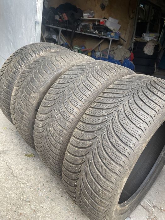 Резина 215/55/R17