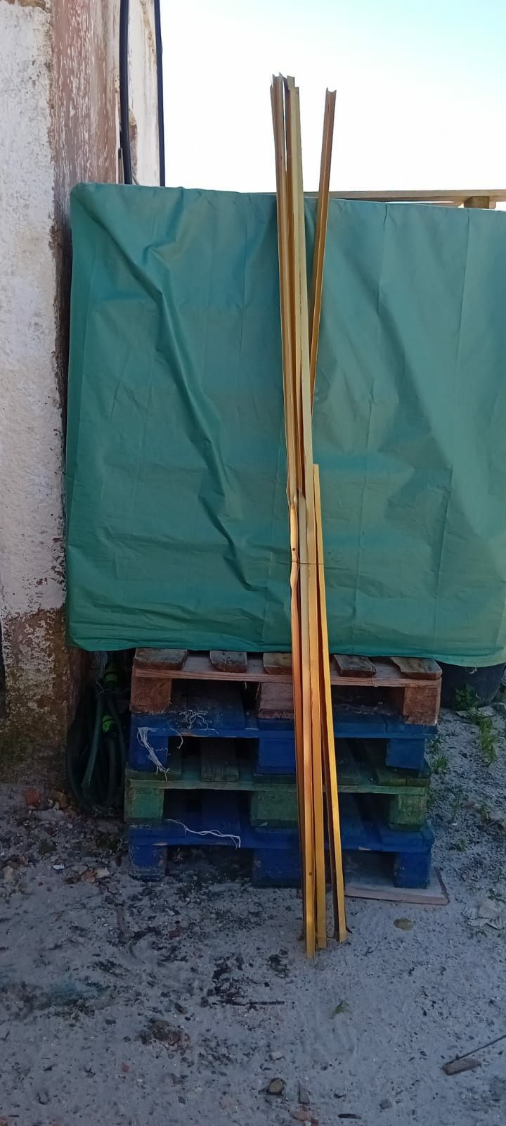 Conjunto calhas de estores prateados