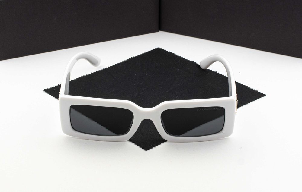 Женские солнцезащитные очки  Dolce & Gabbana