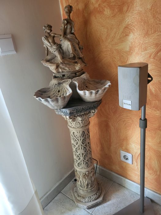 Fonte de água interior com motor