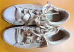 Sneakersy Puma beżowe zamszowe rozm. 40