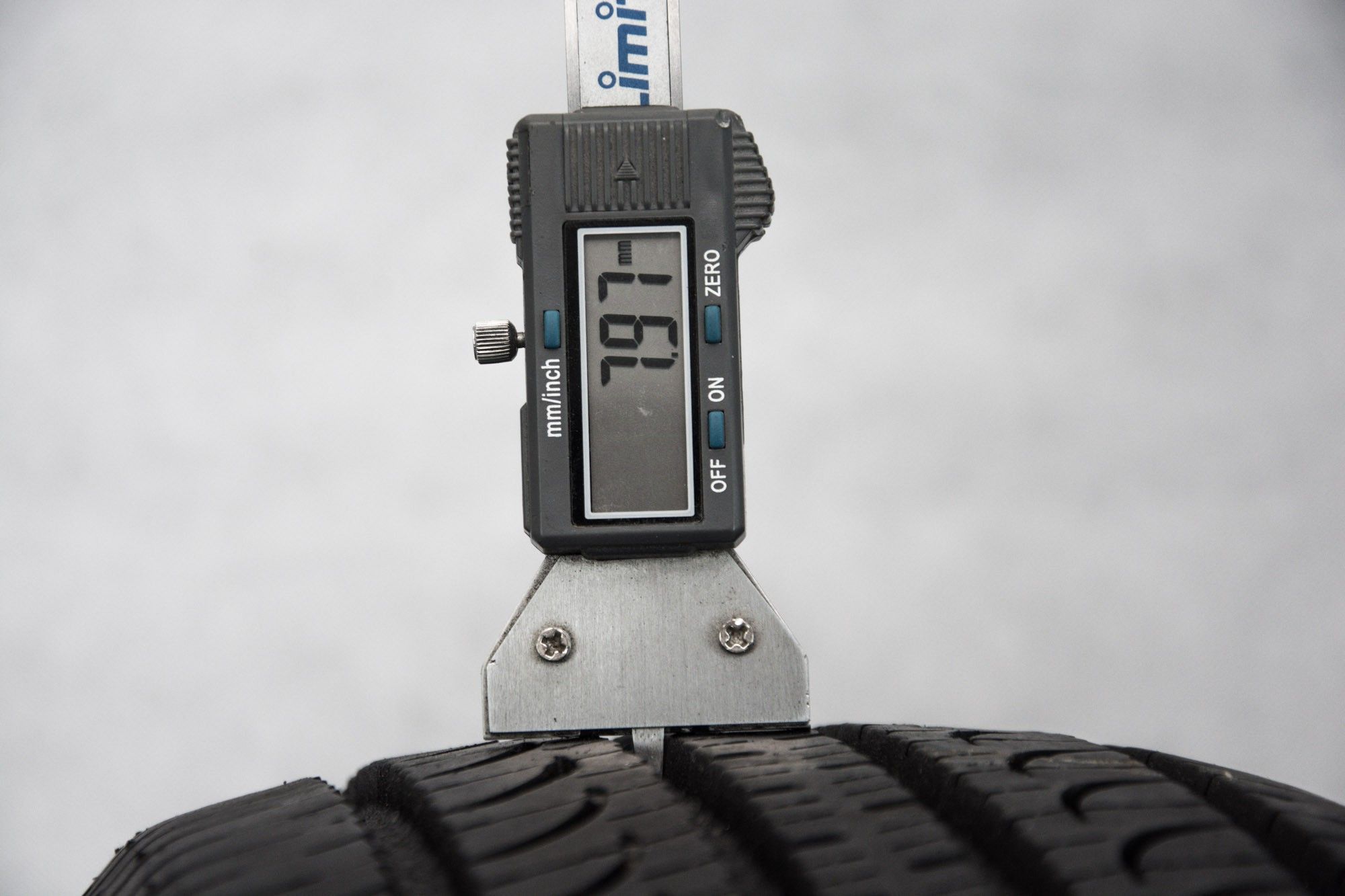 Opony 215/60R17 lato 215/60/17 YOKOHAMA (osobowe) OU11460