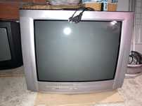 2 TVs antigas CRT Philips e Sanyo — 15€ as duas (sem comando)