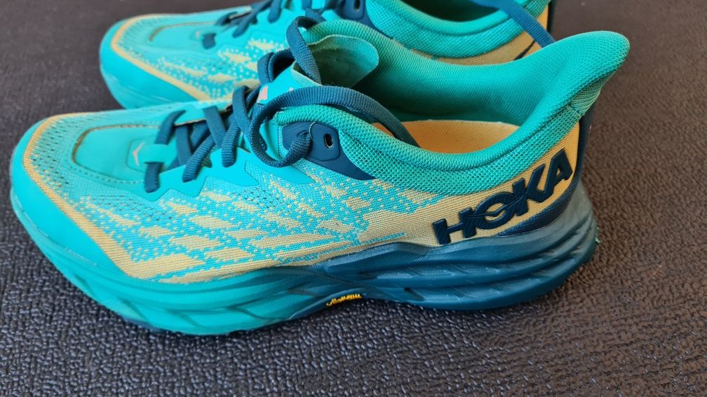 Hoka One Speedgoat 5