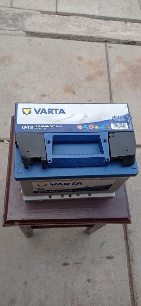 Продам аккамулятор Varta