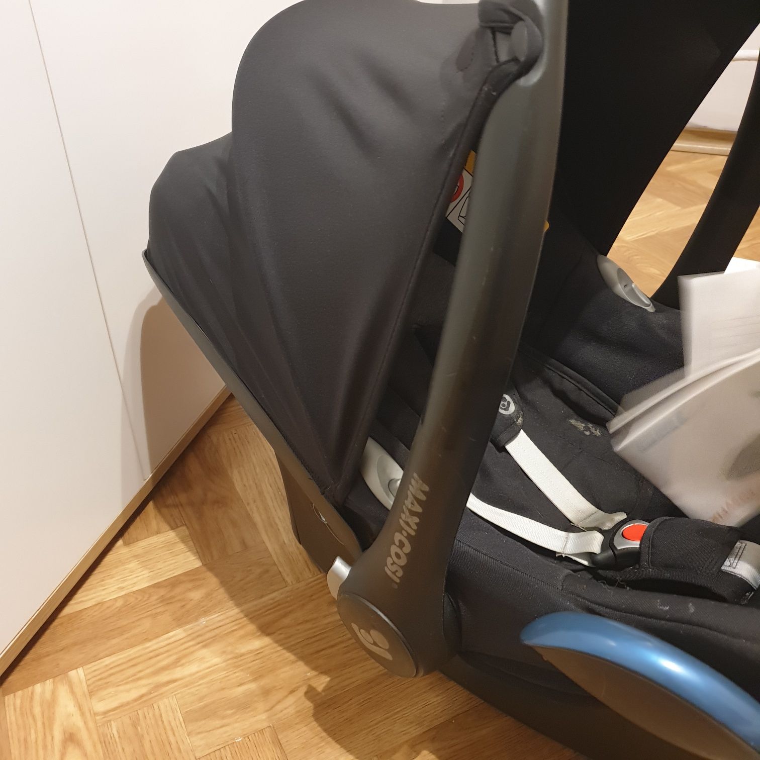 Fotelik Maxi Cosi Cabrio fix z bazą isofix