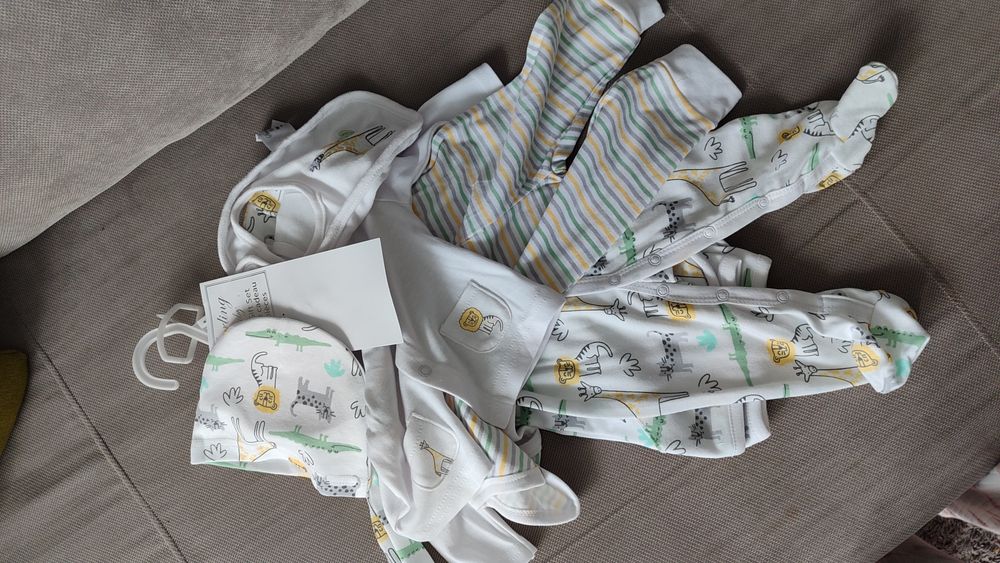 Набір одягу 6 м боді, шапочка, чоловічок, кофта, штани