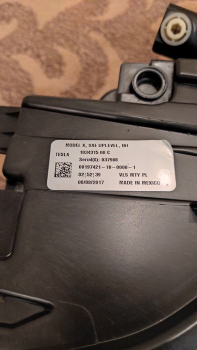Tesla Model X 2017 правая фара