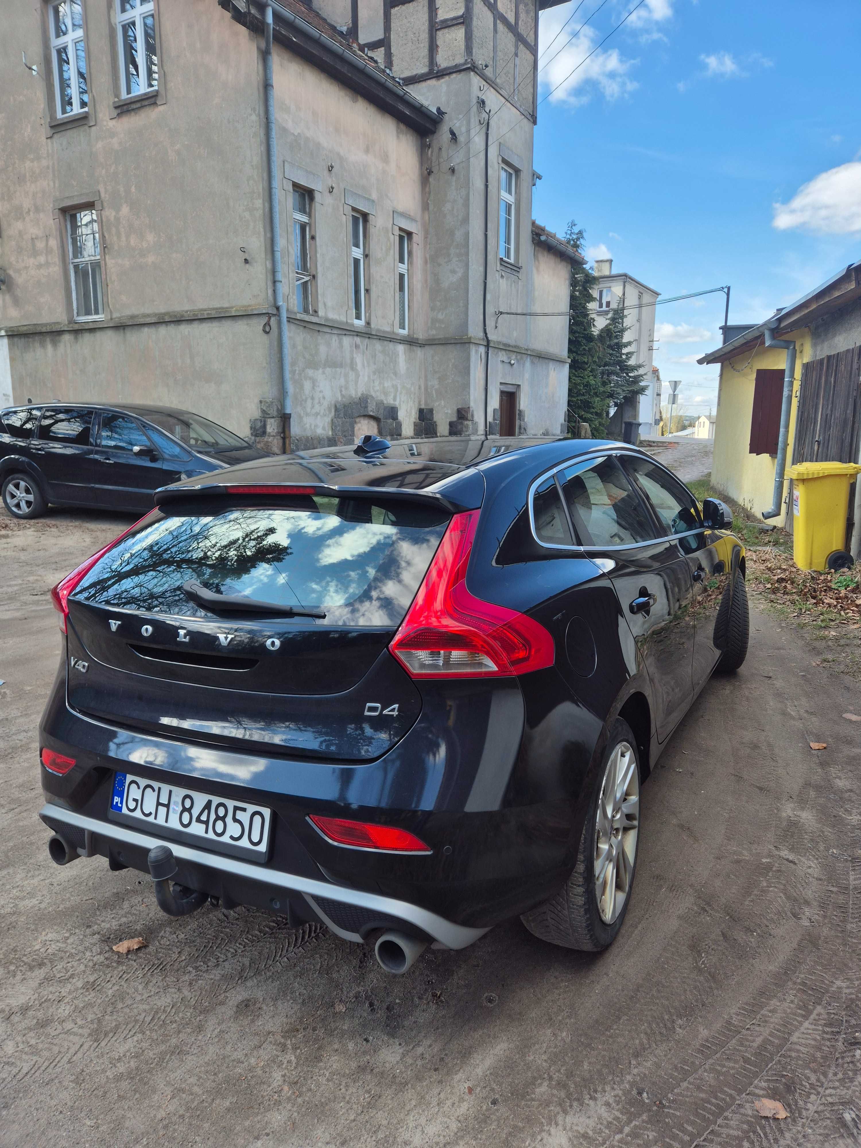 Volvo v40 2014r 2.0 d 190km