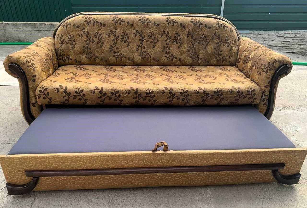 Двоспальний диван