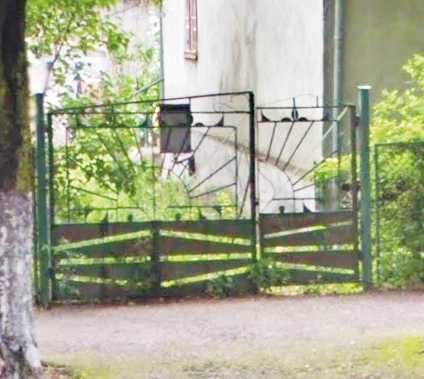 Ворота в'їзні, Брама, ворота з хвірткою