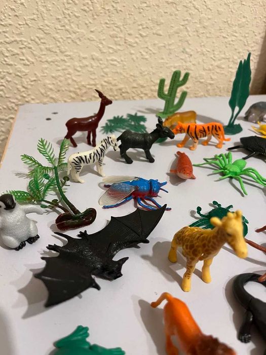 Фігурки тваринок (45 шт.)
