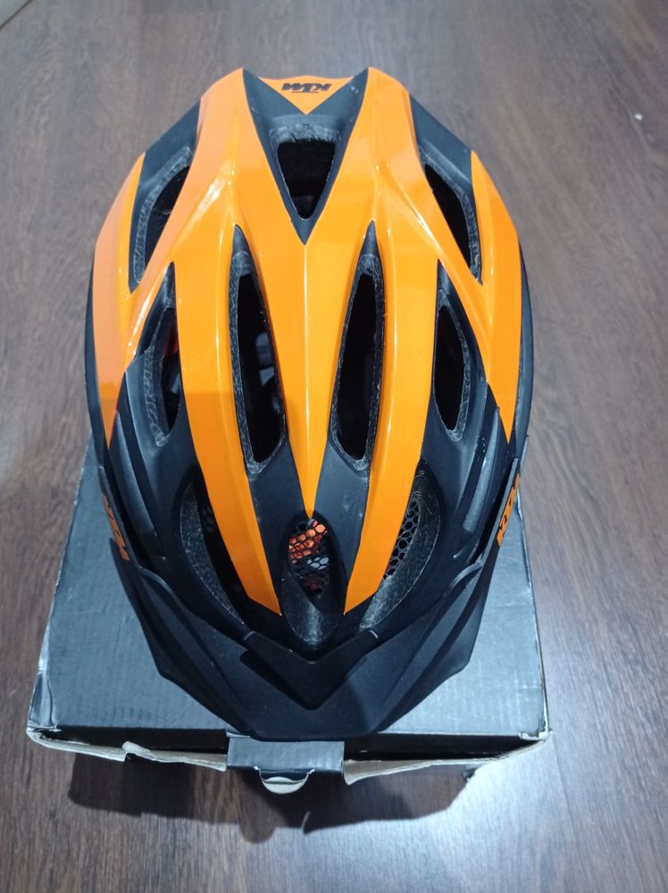 Capacete ktm quase novo