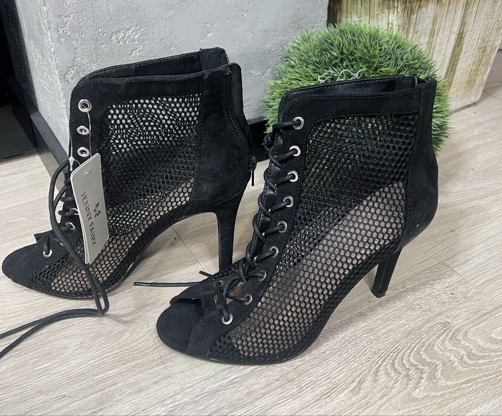 Buty szpilki siatka 39