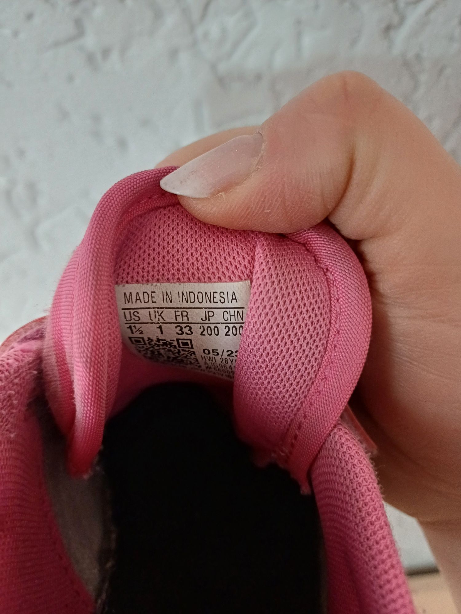 Buty adidas r.33 różowe dla dziewczynki, sportowe