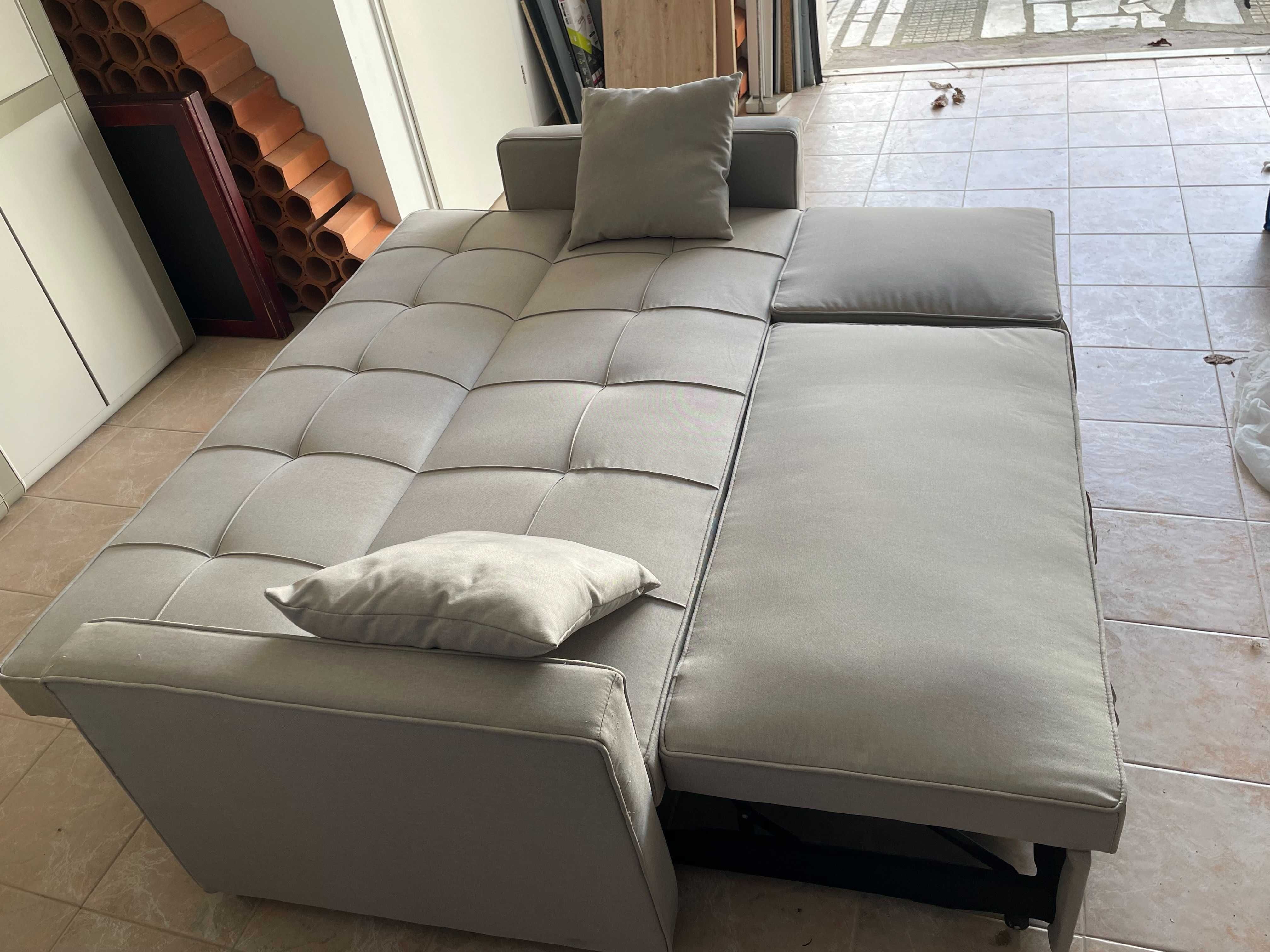 Sofá-cama com 3 lugares em cinzento claro
