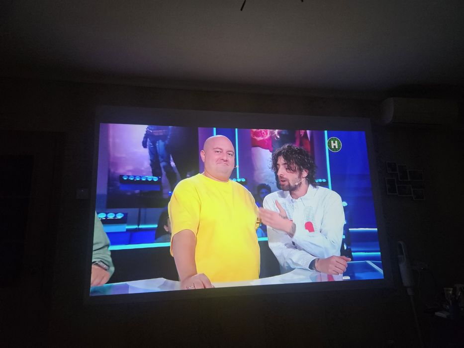 Продам DLP проектор Xiaomi Mi Smart Compact Projector